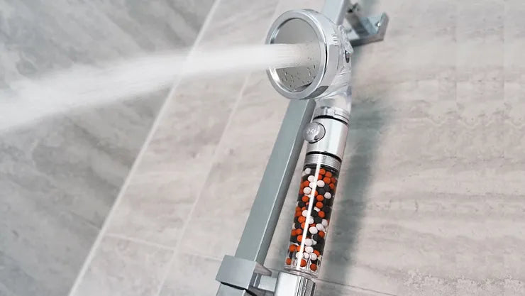 Filtered shower head benefits removing chlorine and heavy metals from water